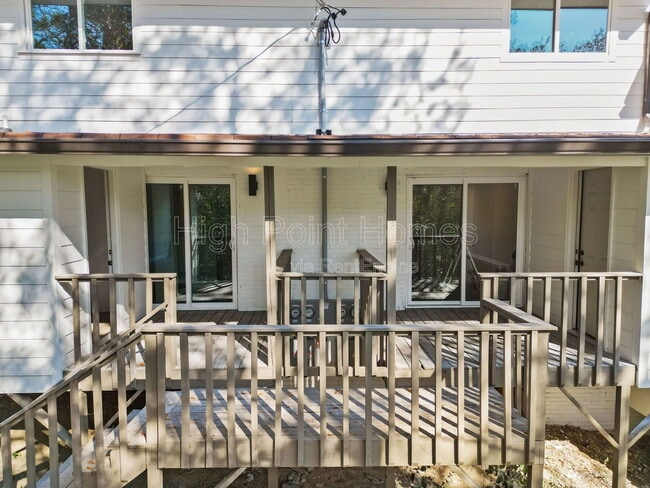 Building Photo - 400 Gallery Ln