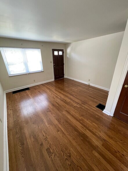 Building Photo - 29 Pleasant Ridge Ave