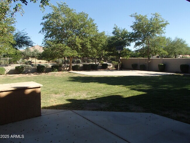 Building Photo - 9007 S 53rd Dr