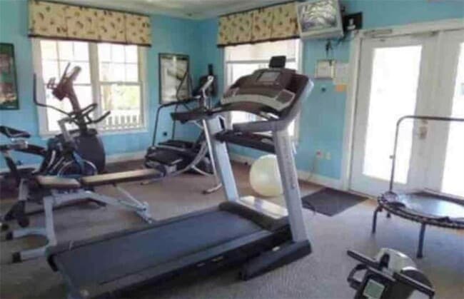 Building Photo - 850 Mallery St