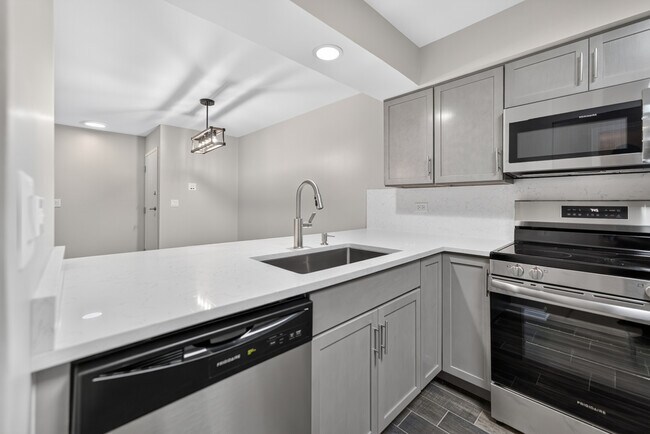 Building Photo - 718 Rodenburg Rd