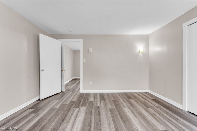 Building Photo - 4318 W 50th St