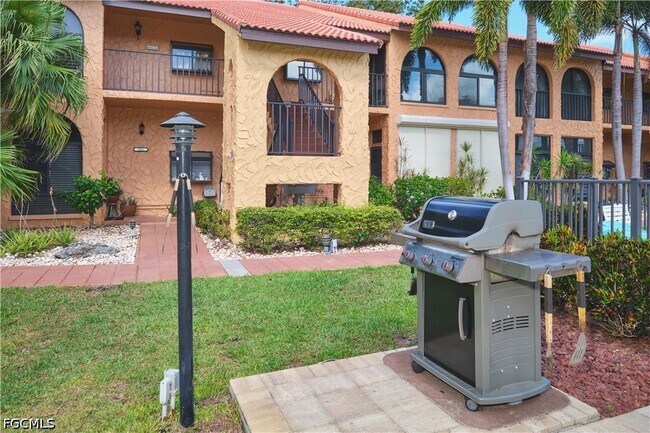 Building Photo - 5510 SW 4th Pl