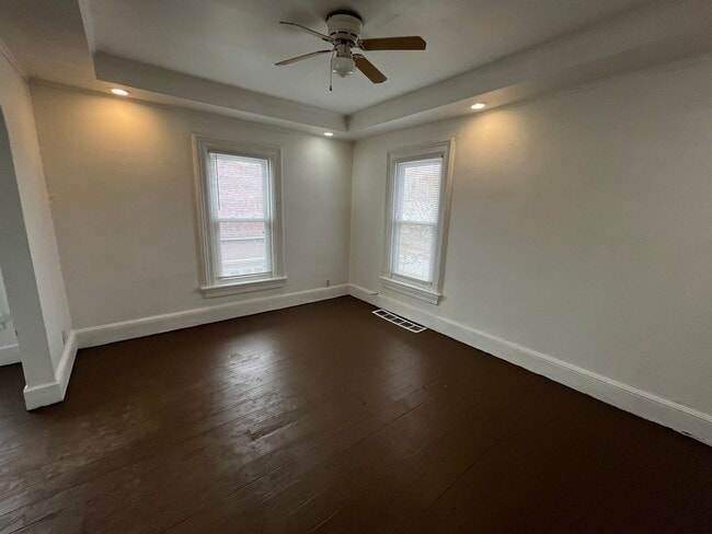 Building Photo - Archway