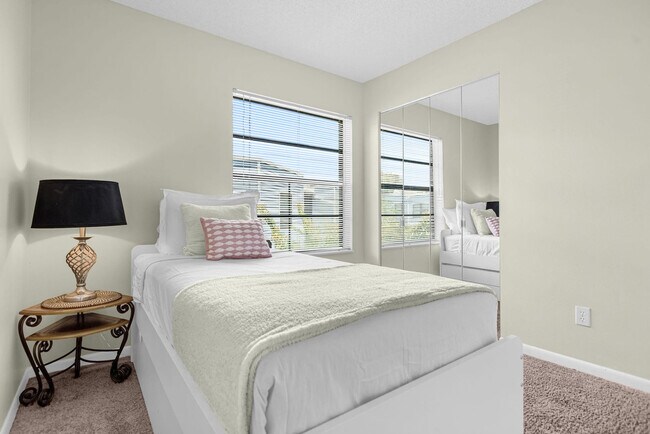 Building Photo - 3905 Atrium Dr