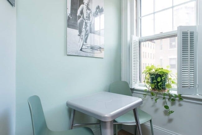 Building Photo - 455 Washington St