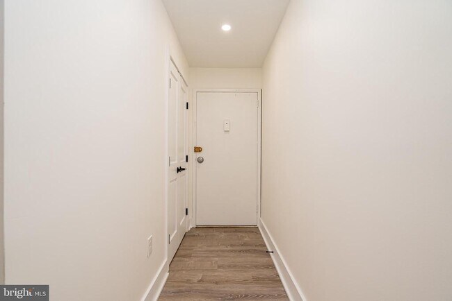 Building Photo - 1300 Army Navy Dr