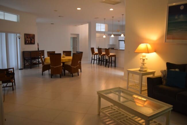 Building Photo - Fully furnished 3 bedroom 3 Bath POOL home in Sandpiper Bay