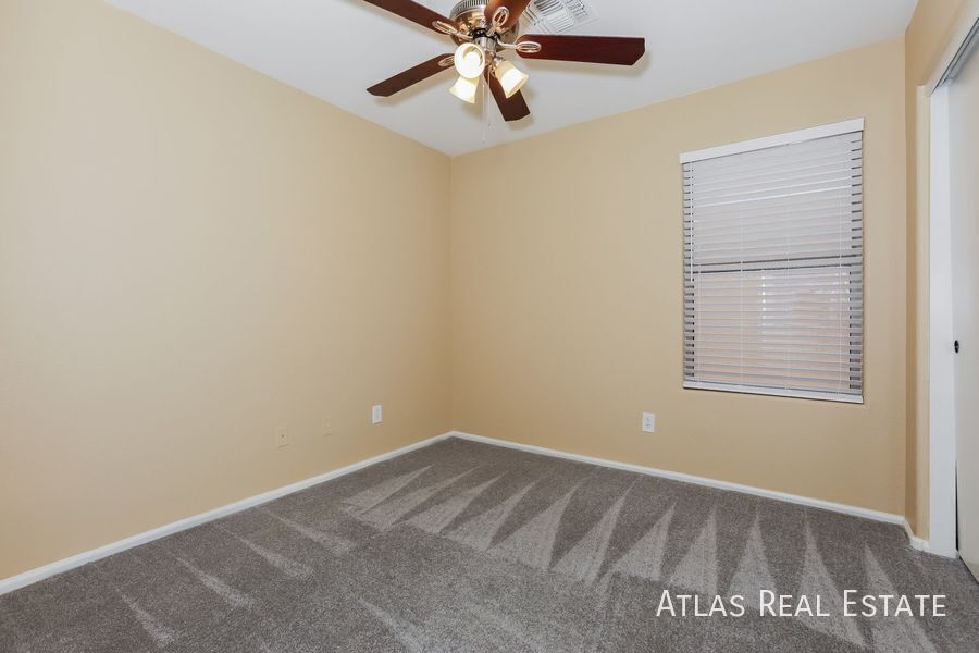 Building Photo - 206 W Brangus Way