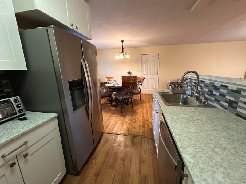 Building Photo - 2216 Delaware Dr