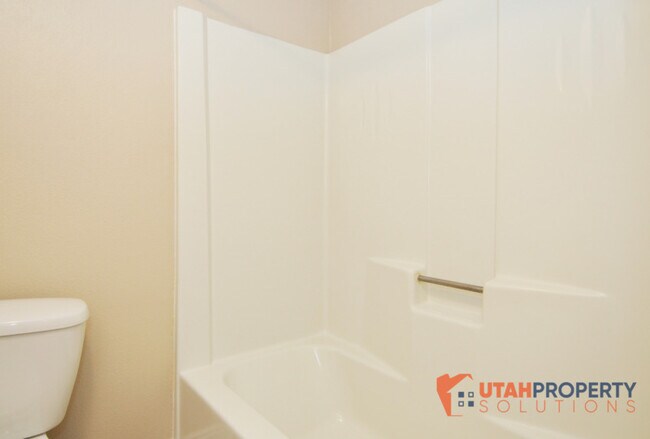 Building Photo - 5740 S 900 E
