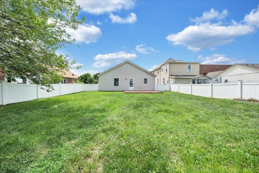 Building Photo - 720 Tennessee St