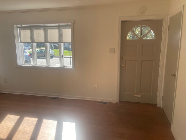 Building Photo - 108 Essex St