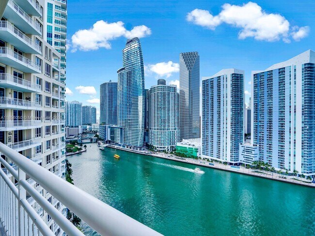 Building Photo - 888 Brickell Key Dr
