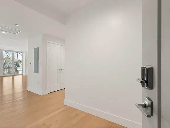 Building Photo - 7 Beech St