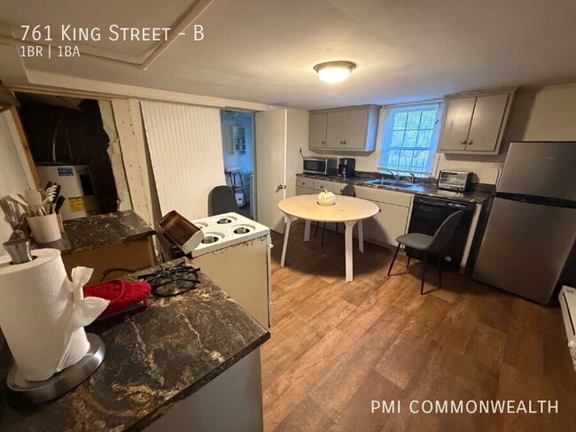 Building Photo - 761 King St