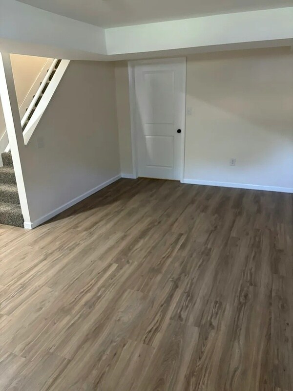 Building Photo - 307 Cobble Creek Curv