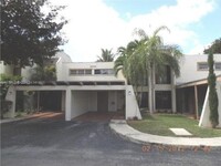 Building Photo - 6506 Kendale Lakes Dr