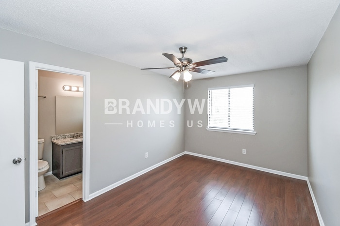 Building Photo - 11251 Windtree Dr E
