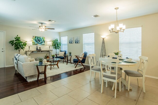 Building Photo - 1501 Davis Mountain Loop