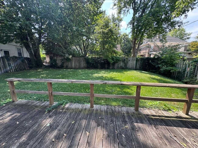 Building Photo - Charming 3-Bedroom Home with Outdoor Space
