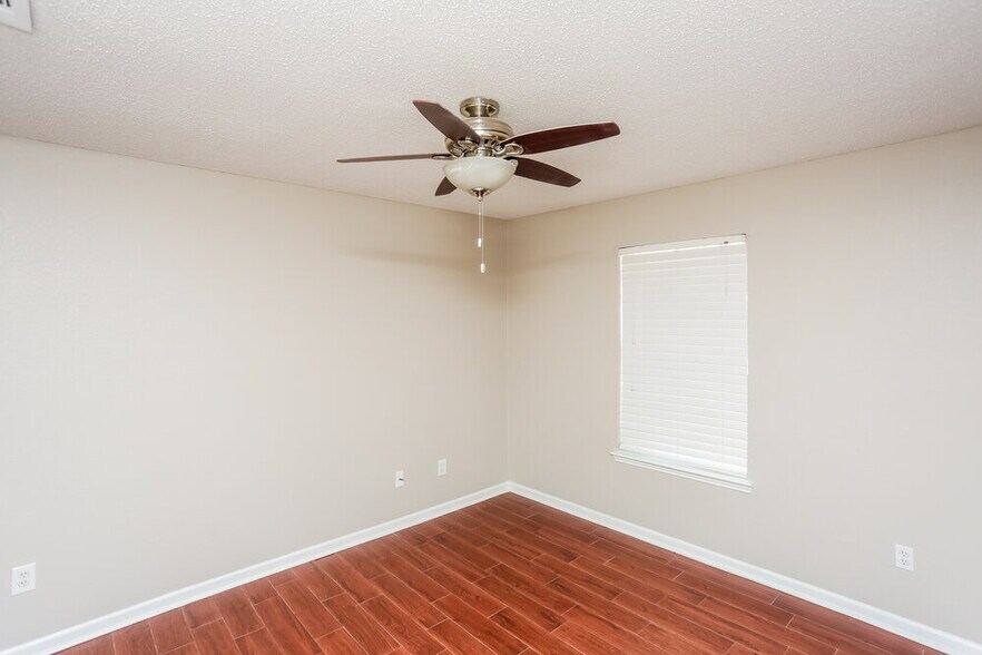 Building Photo - 8104 Gardengate Ct