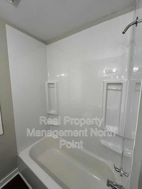 Building Photo - 468 Birney St NE