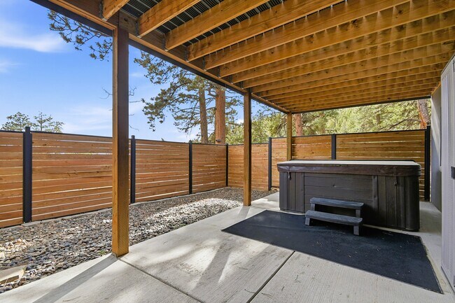 Building Photo - 191 Diamond Dr