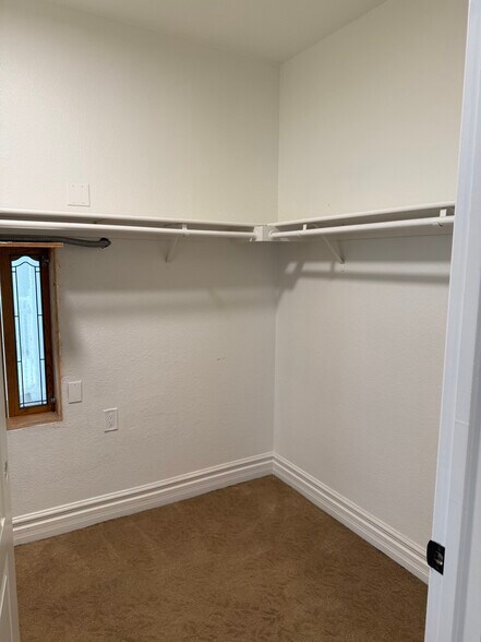 Building Photo - 31195 Lone Tree Rd