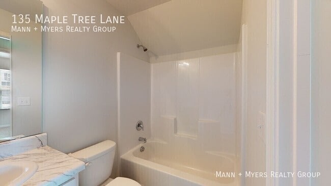 Building Photo - 135 Maple Tree Ln