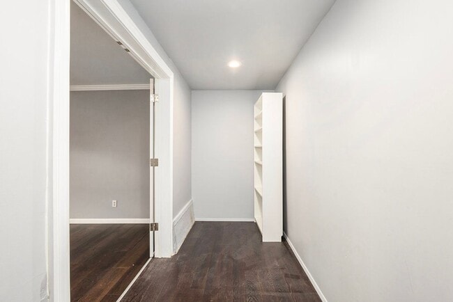 Building Photo - 1423 Caroline St