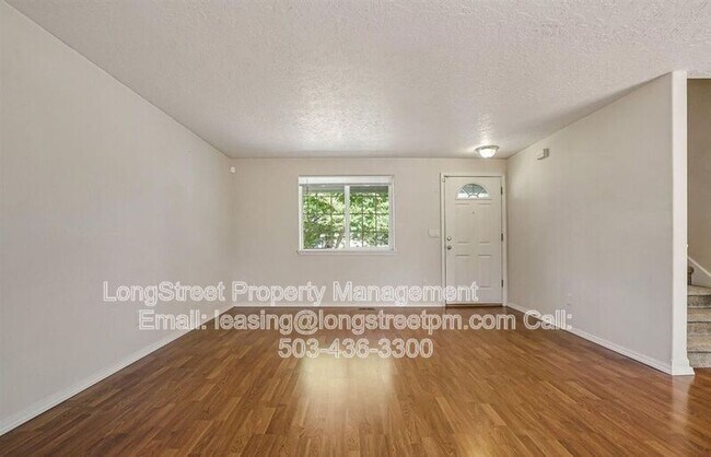 Building Photo - 332 NE Carmen Pl