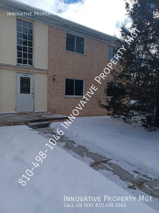 Building Photo - 6009 Holiday Gardens Dr