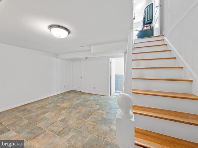 Building Photo - 423 Mt Vernon Ave