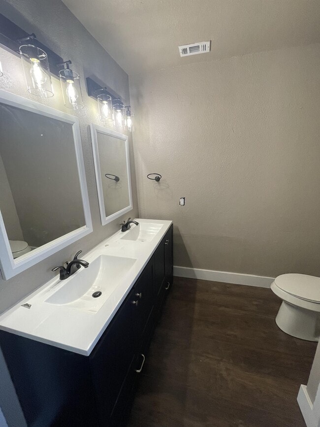 Building Photo - 203 W Purdom