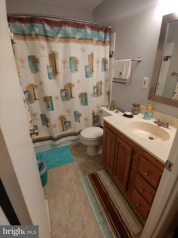 Building Photo - 8435 Norwood Dr