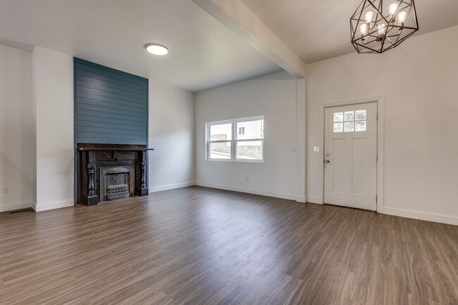 Building Photo - 19 Allen St