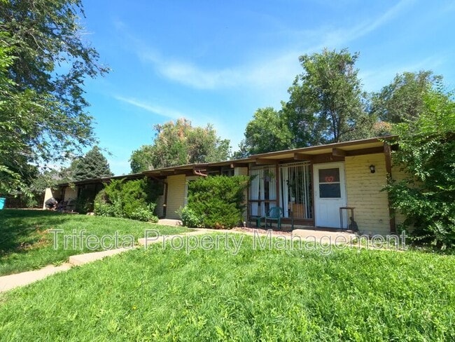 Primary Photo - 608 Parker St