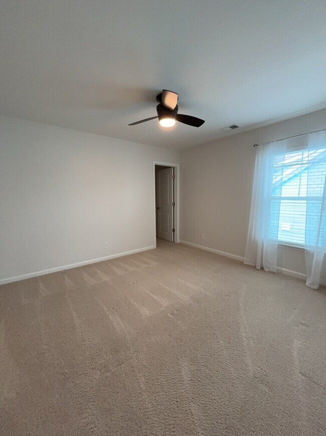 Building Photo - 292 Calm Water Way