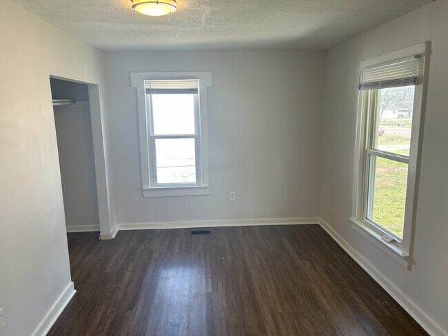 Building Photo - 3608 7th Ave SW