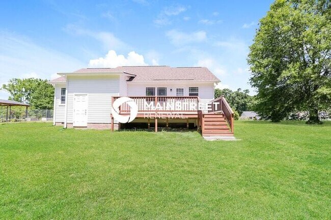 Building Photo - 3 Bedroom Pet-Friendly Home in CLAYTON, NC with Main Street Renewal