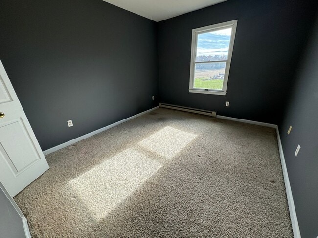 Building Photo - 3 Bedroom Semi-Detached Home in Crossroads Borough!