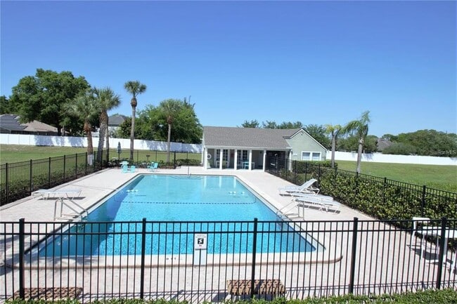 Building Photo - 215 Dorchester Square