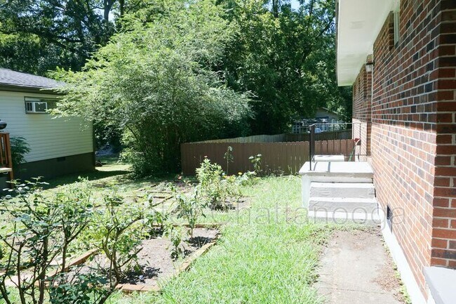 Building Photo - 5105 Lynnwood Ave