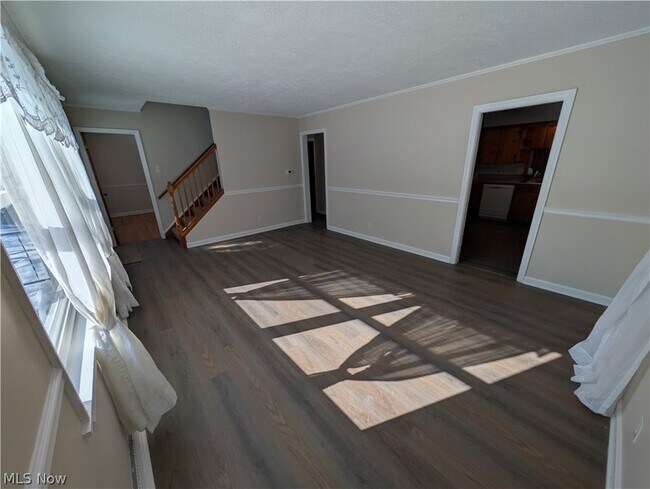 Building Photo - 703 Avondale St