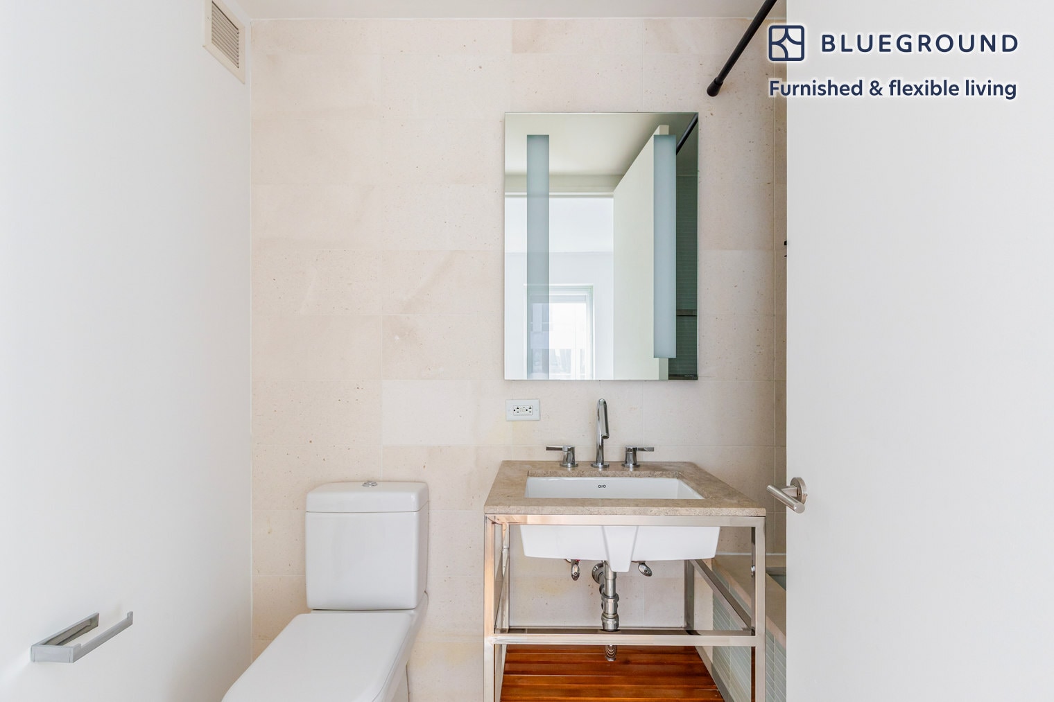 Building Photo - 70 W 45th St