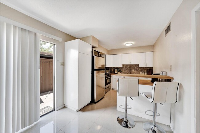 Building Photo - 3006 Brockbank Ct