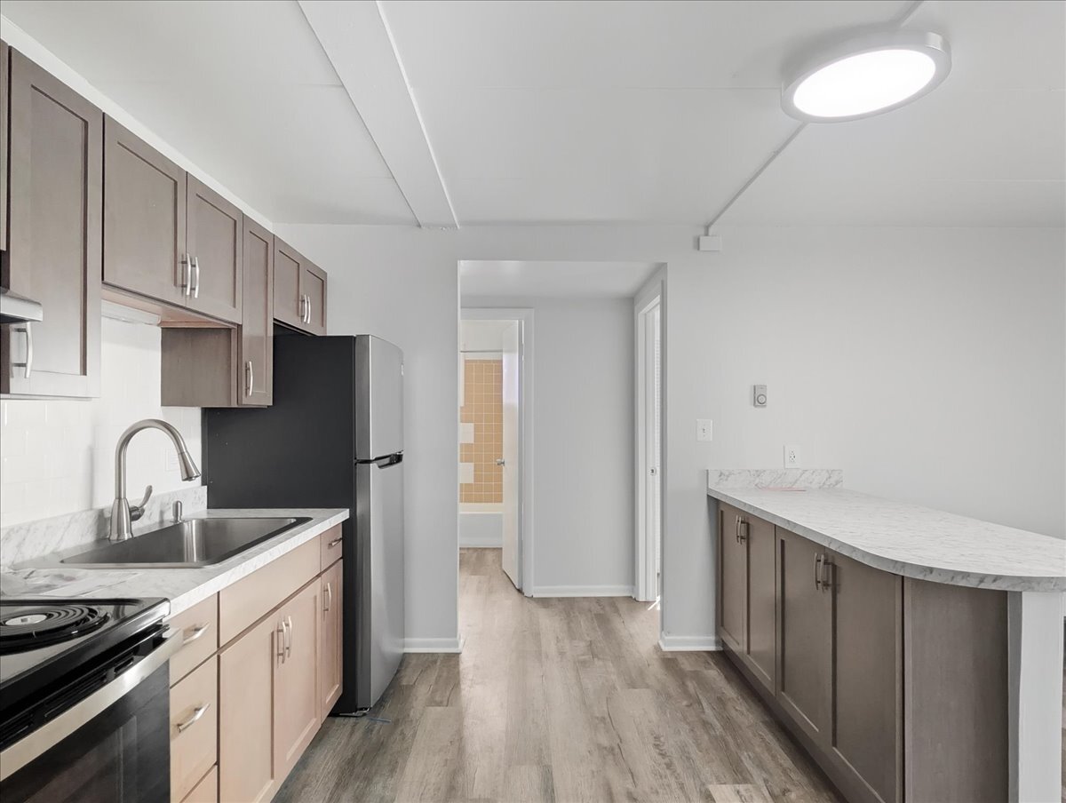 Building Photo - 300 Marlene Ct