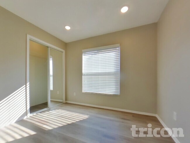 Building Photo - 2942 Mallorn Way