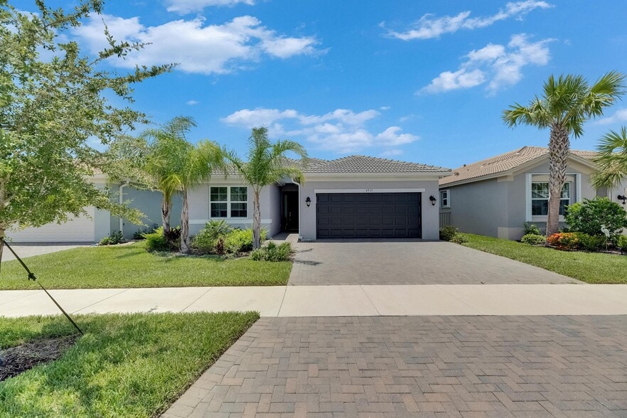 Building Photo - 4915 Sienna Isles Ave
